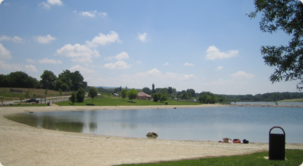 Filtered swimming lake